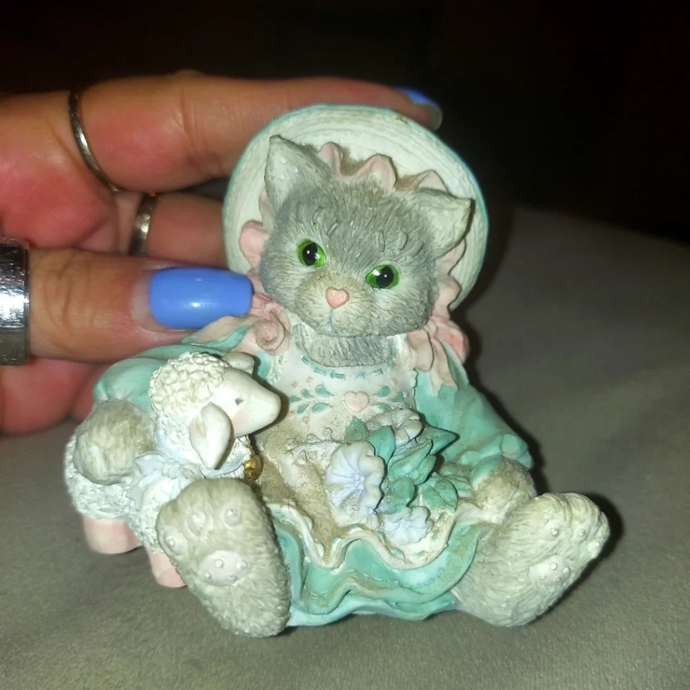 Callico Kittens Blossoms of Friendship Figurine